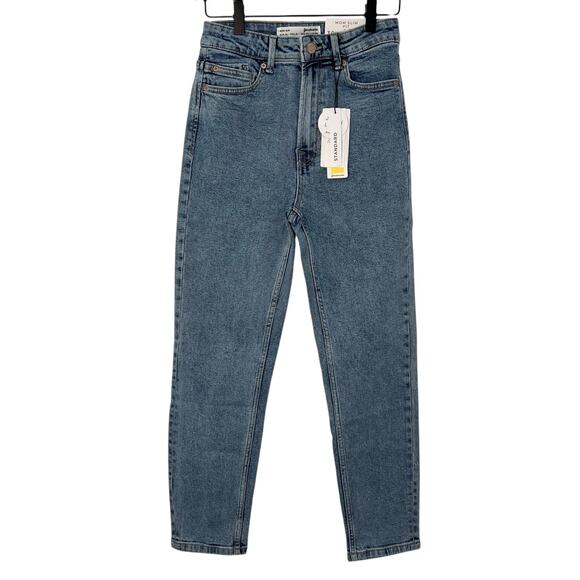 Strativarius Mom Slim Fit Denim Jeans Blue Light Wash Zip Fly Size 4 90's NWT - Picture 2 of 16